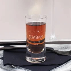 Schnapsglas mit Herzmotiv und Name
