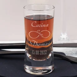 Schnapsglas zur Hochzeit mit Gravur unendliche Liebe, Namen und Datum