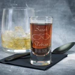 Schnapsglas zur Hochzeit mit Gravur unendliche Liebe, Namen und Datum