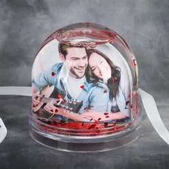Schneekugel zum Valentinstag mit Ihren zwei Lieblingsfotos