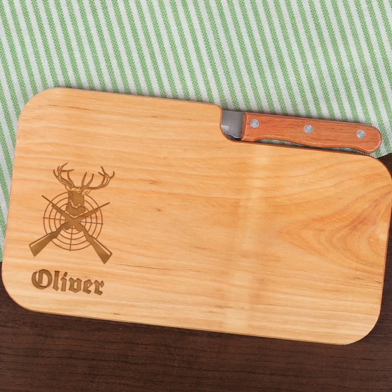 Schneidebrett für Jäger mit Messer und Gravur des Namen