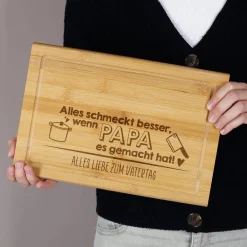Schneidebrett in 3 Größen - Alles schmeckt besser - mit Namensgravur und Wunschtext