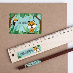 Schulaufkleber im Dschungel-Design mit Tiger & Tukan und Wunschname