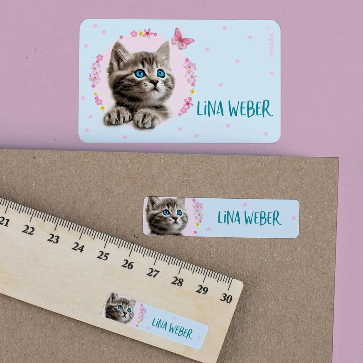 Schulaufkleber mit Baby-Katze und Name (100 Stück)