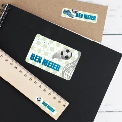 Schulaufkleber mit Fußball-Motiv und Name (100 Stück)