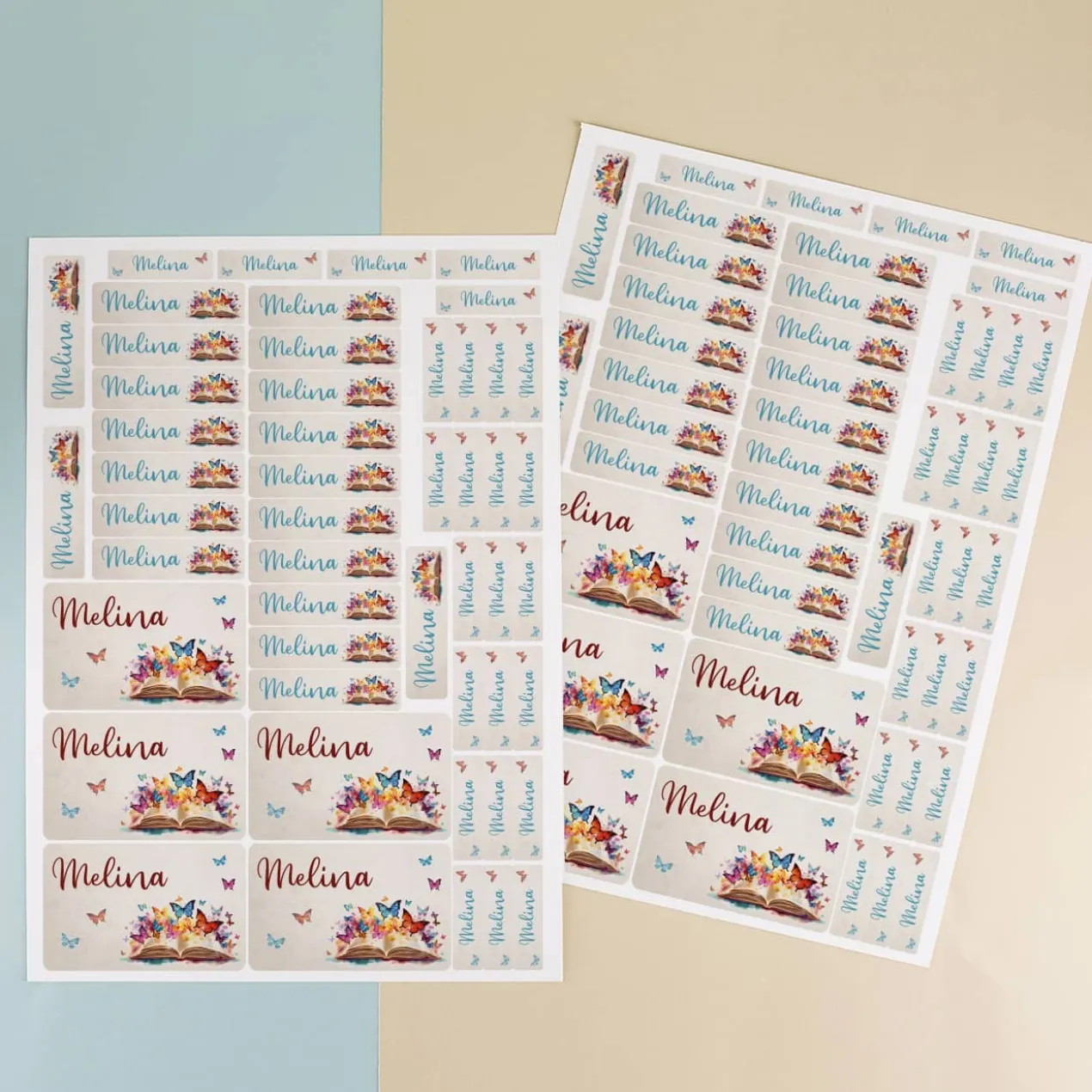 100 Schulaufkleber mit Schmetterlingsbuch-Motiv und Namensaufdruck