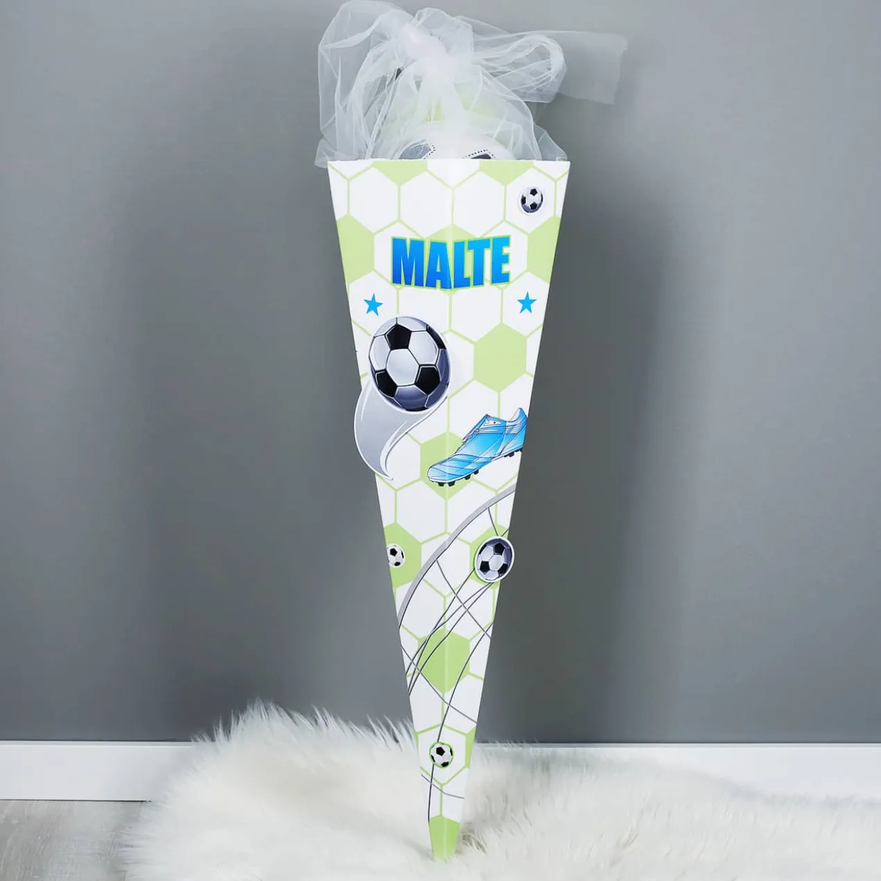 Schultüte mit 3D-Fußballmotiv und Name