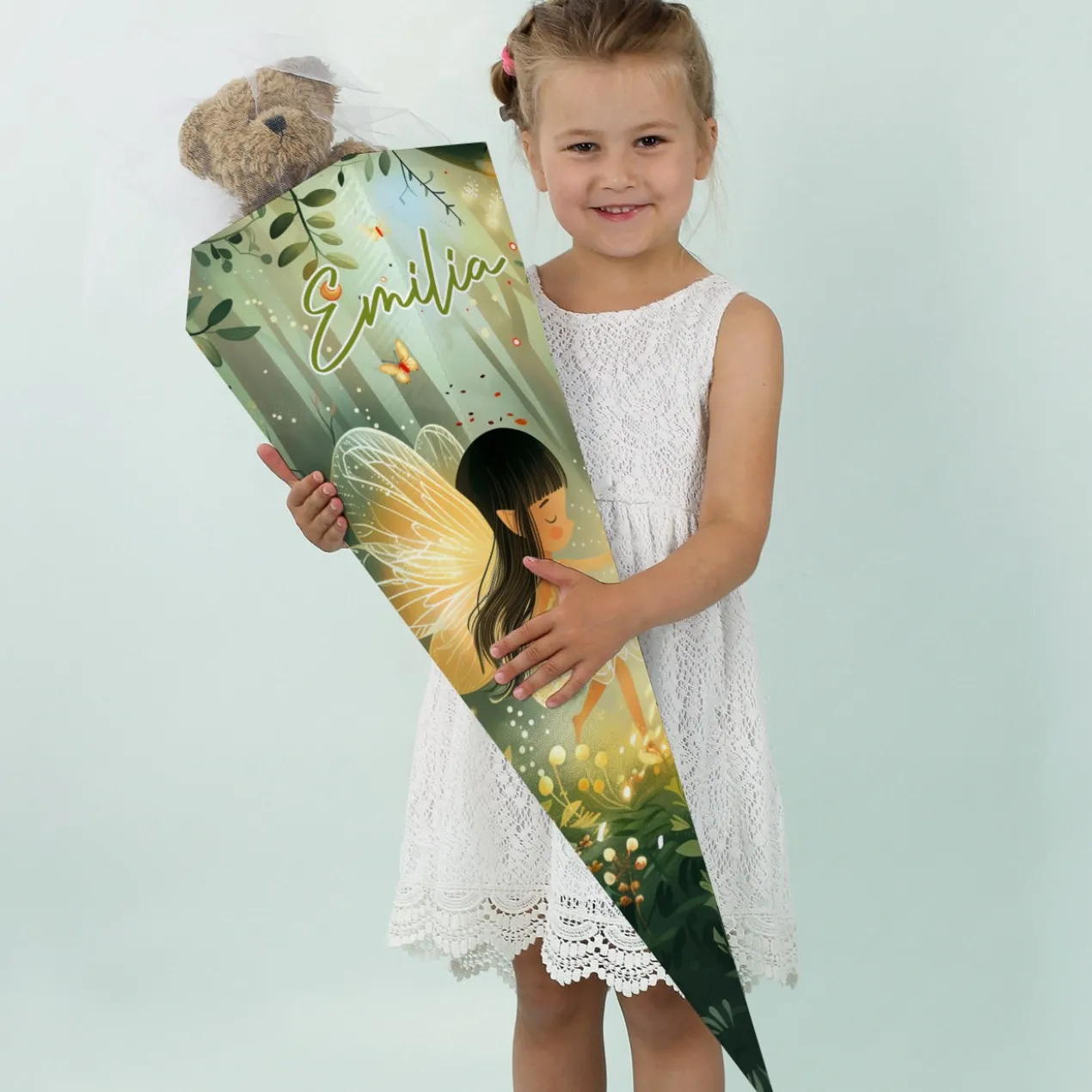 Schultüte mit magischem Feenmotiv und Wunschname bedruckt