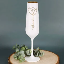 Sektglas mit Line Art Blume und Namensgravur im Blütenstiel