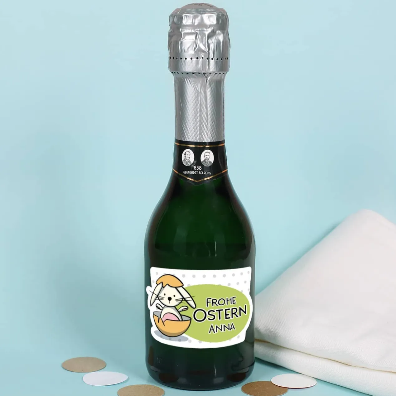 Sekt zu Ostern mit niedlichem Osterhasen und Wunschname | Geldermann Flaschengärung
