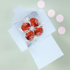 Süße Osterüberraschung mit Wunschname und 4 Lindorkugeln | Geschenk zu Ostern