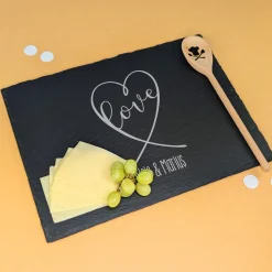 Servierplatte aus Schiefer mit Namen personalisiert für Paare | Love-Motiv | Rechteckig