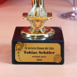 Siegerstatue Viktor 24 cm groß inkl. Wunschgravur
