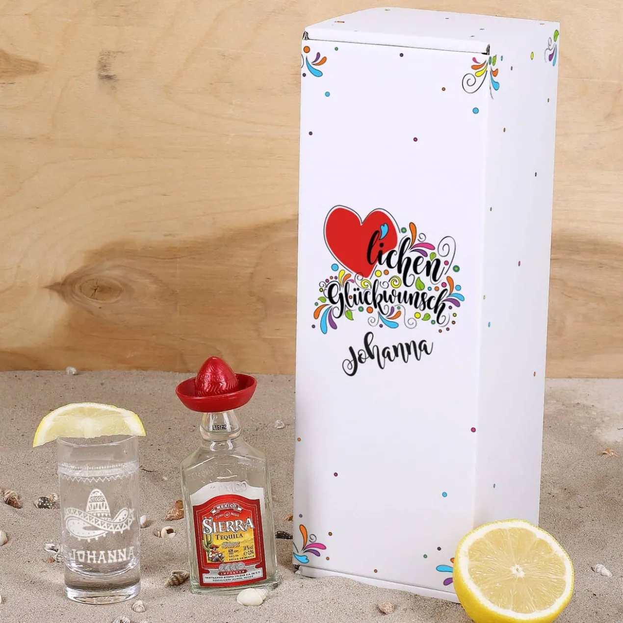 Sierra Tequila Mini Flasche mit graviertem Schnapsglas im Inlay mit bedruckter Pappbox