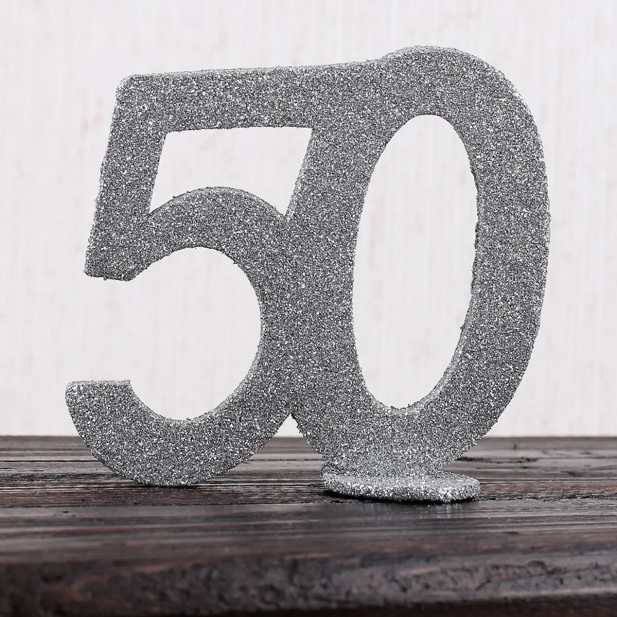 Silberne Dekozahl 50 zum Geburtstag für Tischdekoration