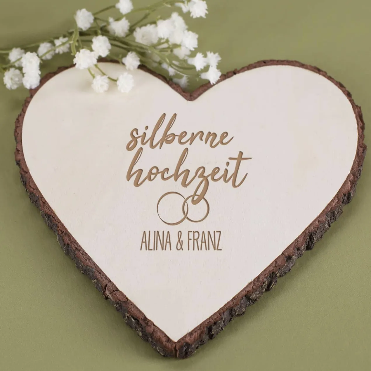 Silberne Hochzeit - Holzscheibe in Herzform mit Namen
