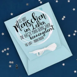 Silbernes Armband mit Sternanhänger für die Freundin in personalisierter Verpackung