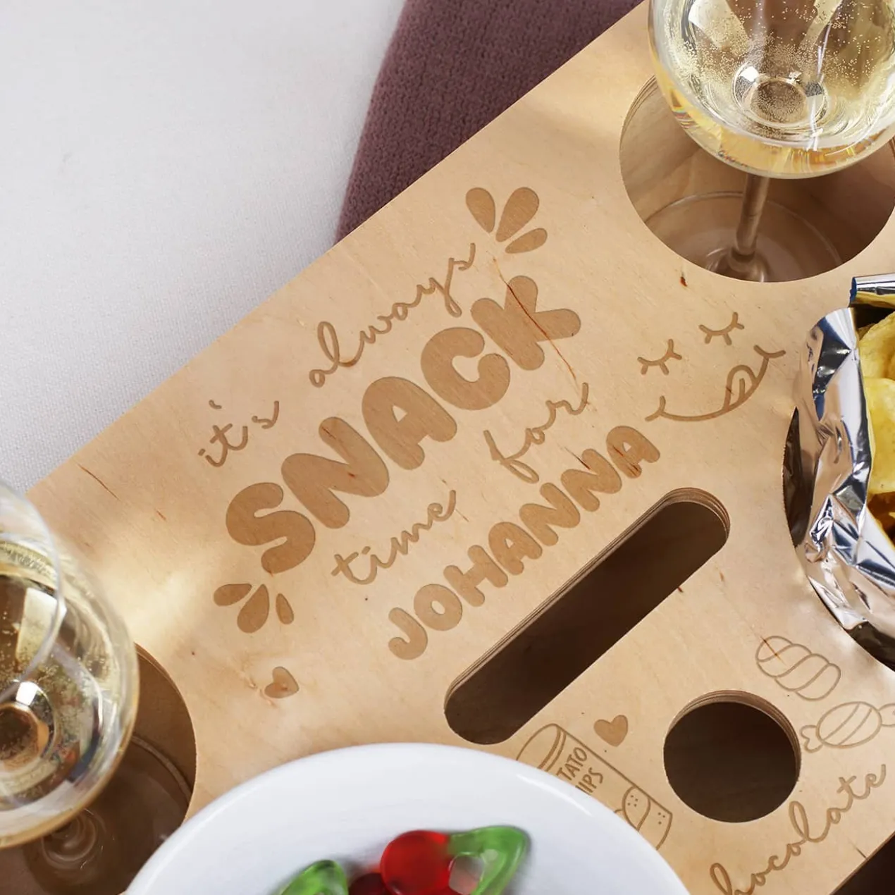 Snackbar "It's always snack time" aus Holz mit Personalisierung