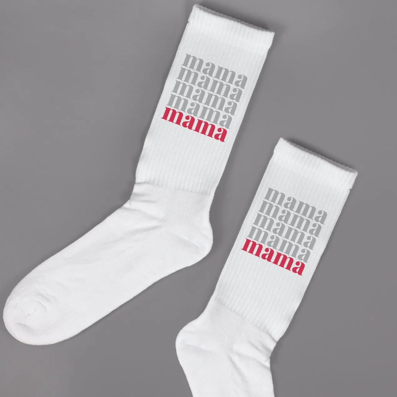 Socken für Mama mit Schriftzug in weiß als Muttertagsgeschenk | Modernes Motiv und Größenauswahl