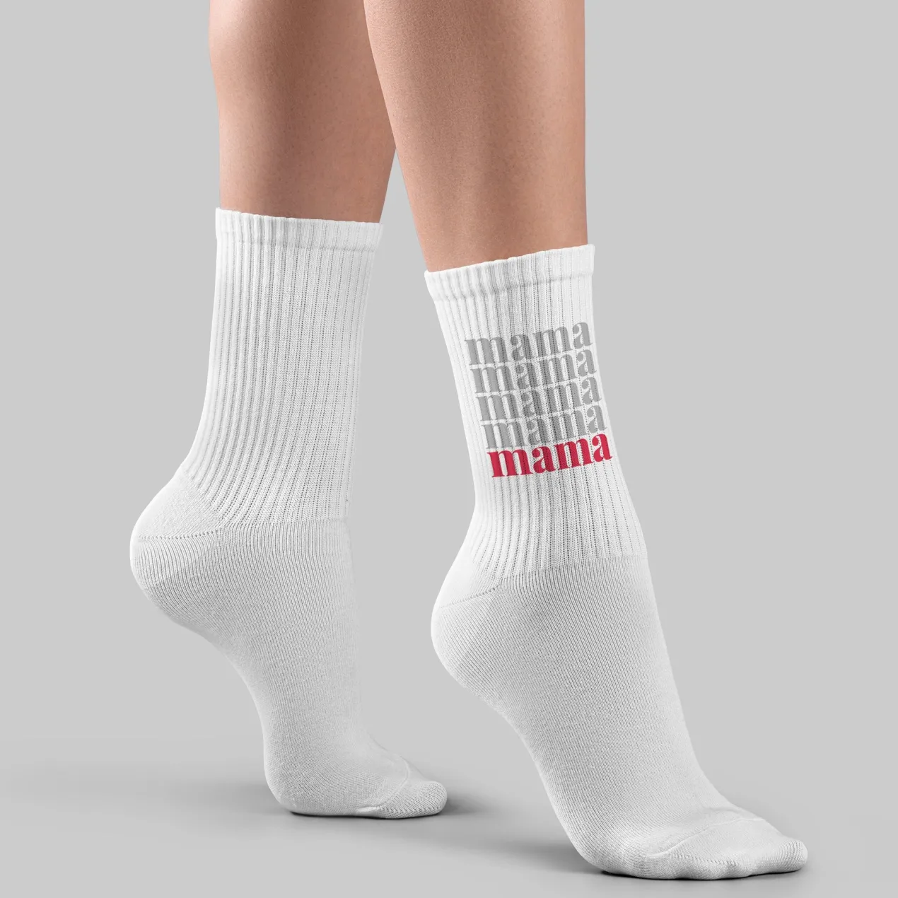 Socken für Mama mit Schriftzug in weiß als Muttertagsgeschenk | Modernes Motiv und Größenauswahl