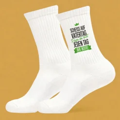 Socken für Papa mit Spruch - Papa du bist jeden Tag der Beste | Weiße Sportsocken als Vatertagsgeschenk
