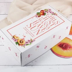Sommerliches Pfirsichlikör-Set für Frauen mit Cocktailglas und Name