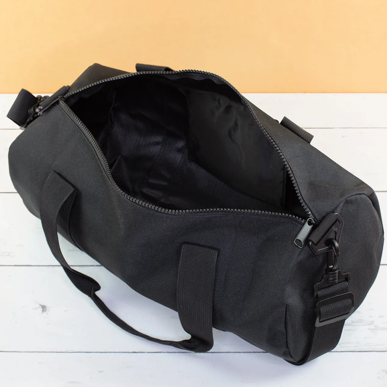 Sporttasche mit Name personalisiert als Geschenk | Kleine Reisetasche & Dufflebag für Freizeit und Sport