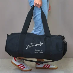 Sporttasche personalisiert mit Name & Wunschtext | Reisetasche & Duffle Bag als Geschenk in 2 Größen