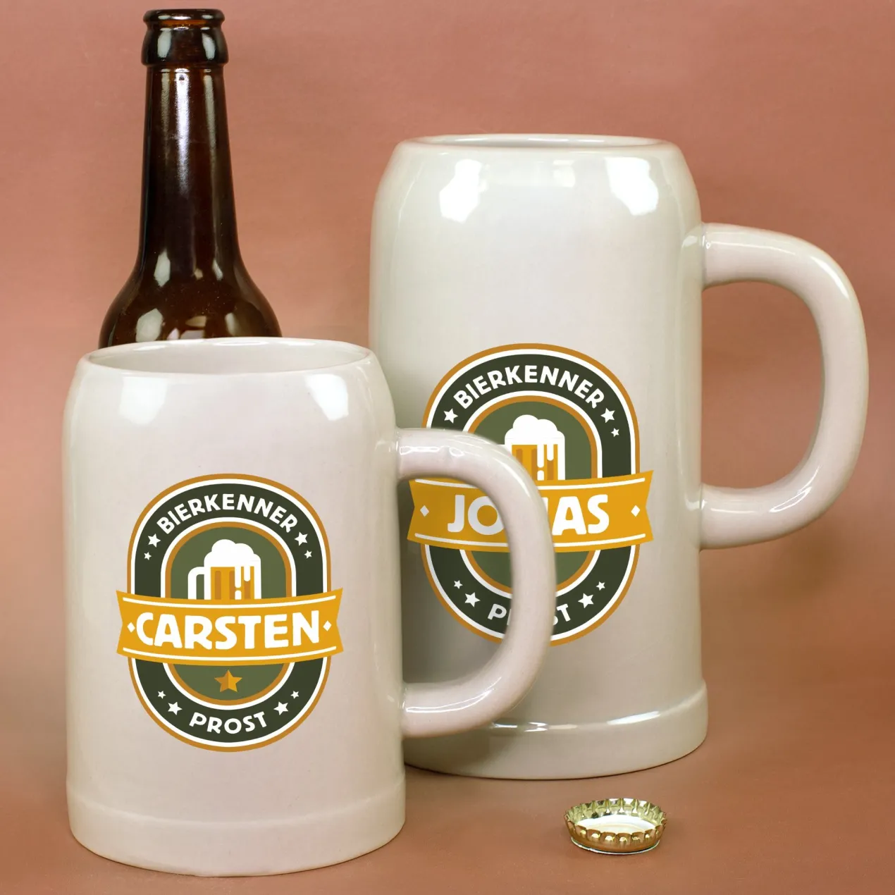 Steingut Bierkrug 'Bierkenner' personalisiert mit Name | Keramik Bierglas 0,5 oder 1 Liter
