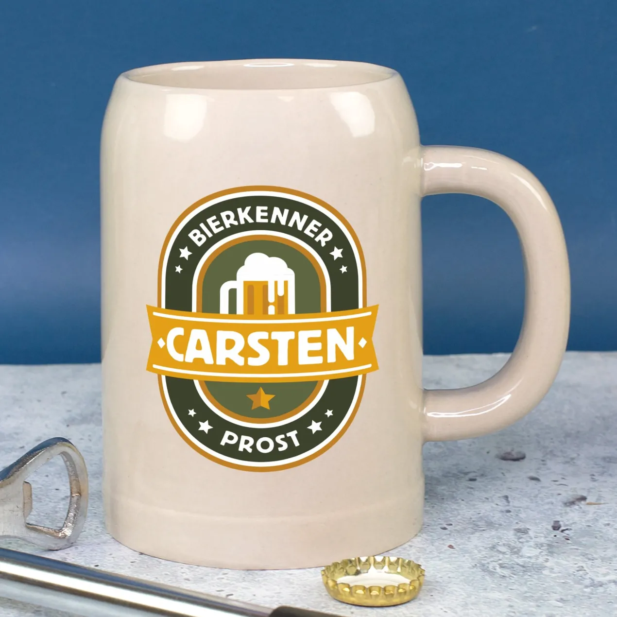 Steingut Bierkrug 'Bierkenner' personalisiert mit Name | Keramik Bierglas 0,5 oder 1 Liter