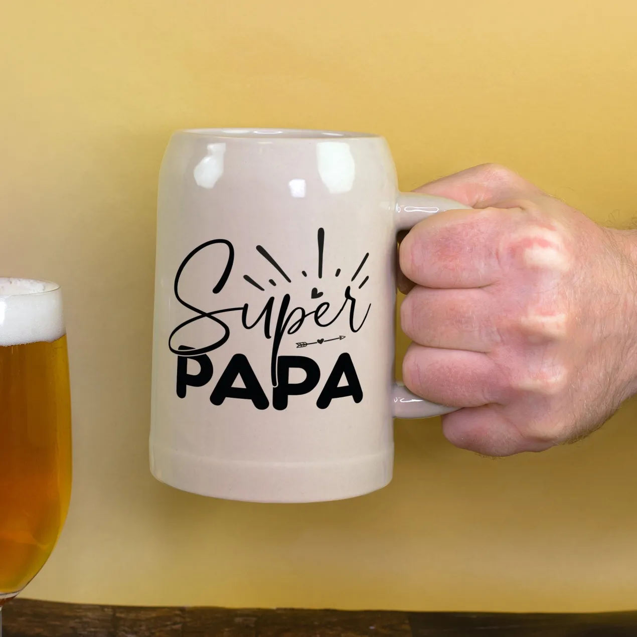 Steingut Bierkrug 'Super Papa' als Geschenk für Väter | Keramik Bierglas 0,5 oder 1 Liter