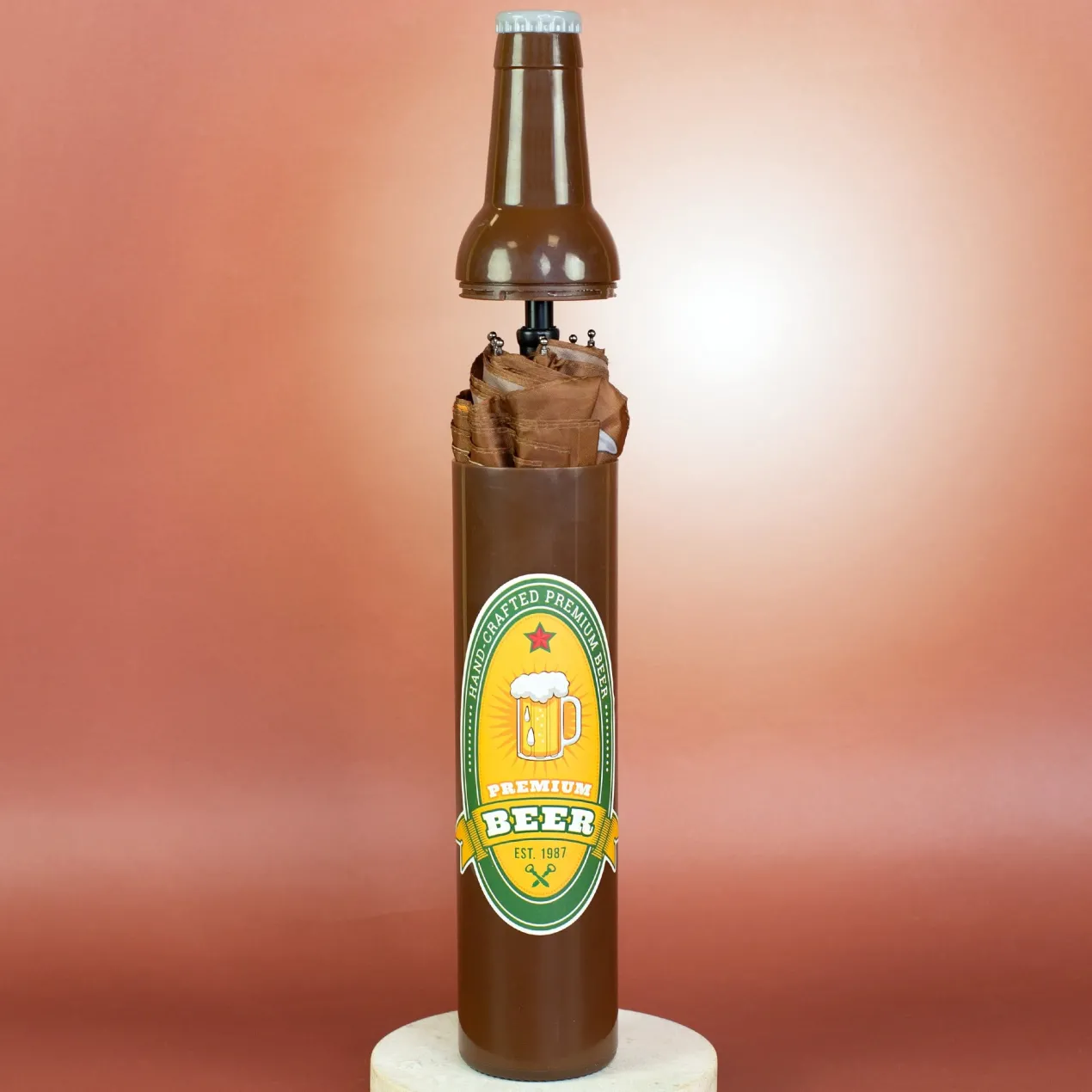 Taschen Regenschirm als Bierflasche