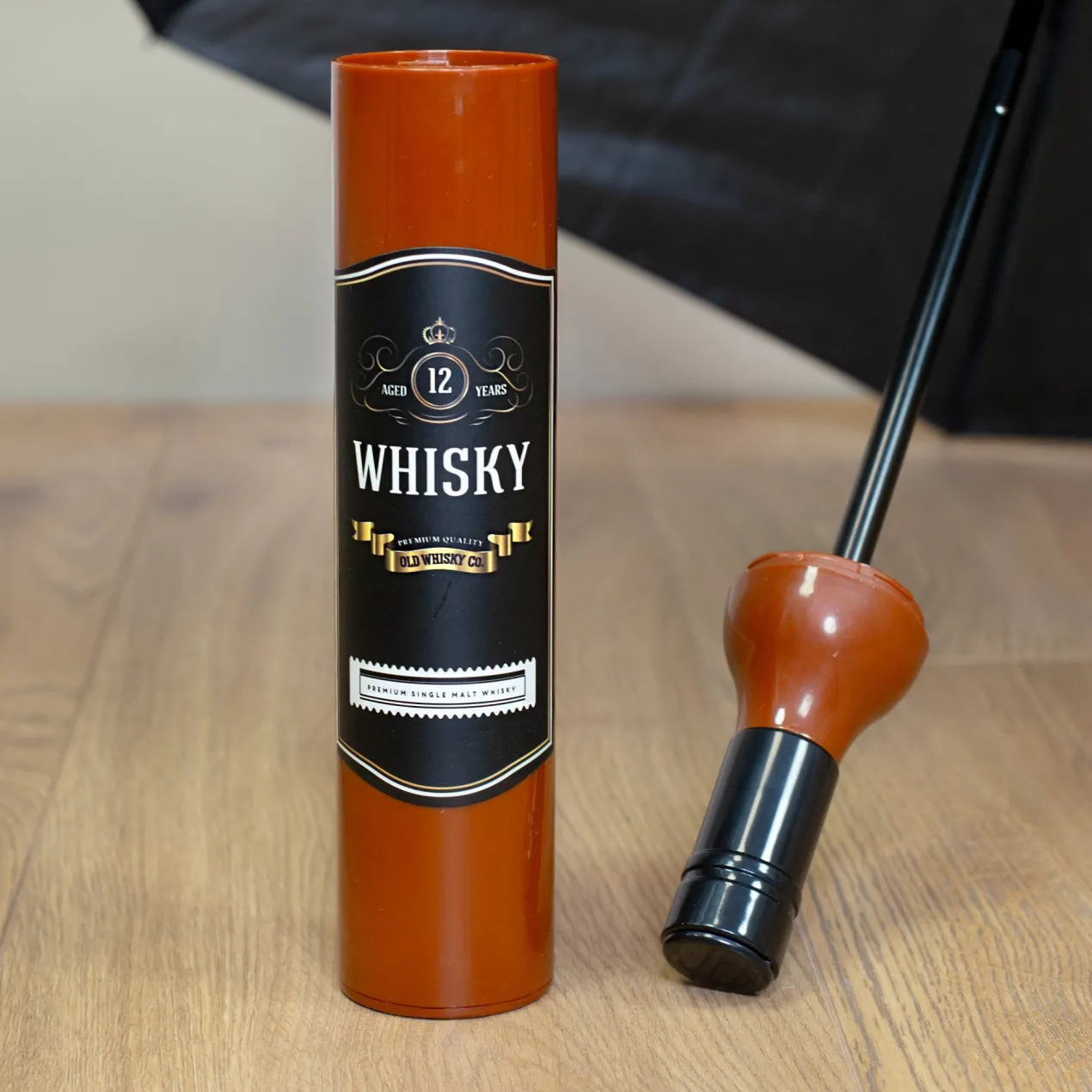 Taschen Regenschirm als Whiskyflasche