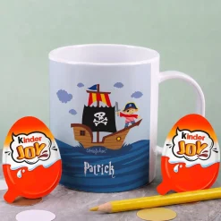 Tasse aus bruchfesten Kunststoff mit Piratenschiff und Name | Geschenk für Kinder & Einschulung