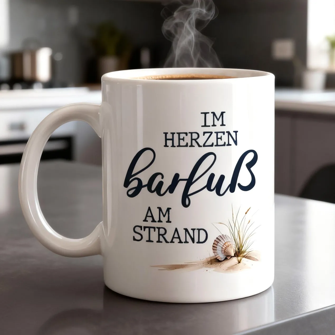 Tasse 'Im Herzen barfuß am Strand' | Keramiktasse mit Fernweh-Spruch | 300 ml