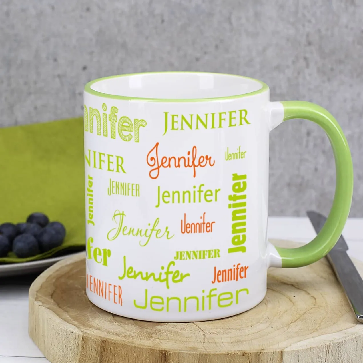 Tasse mit Ihrem Namen in verschiedenen Schriftarten und Farben