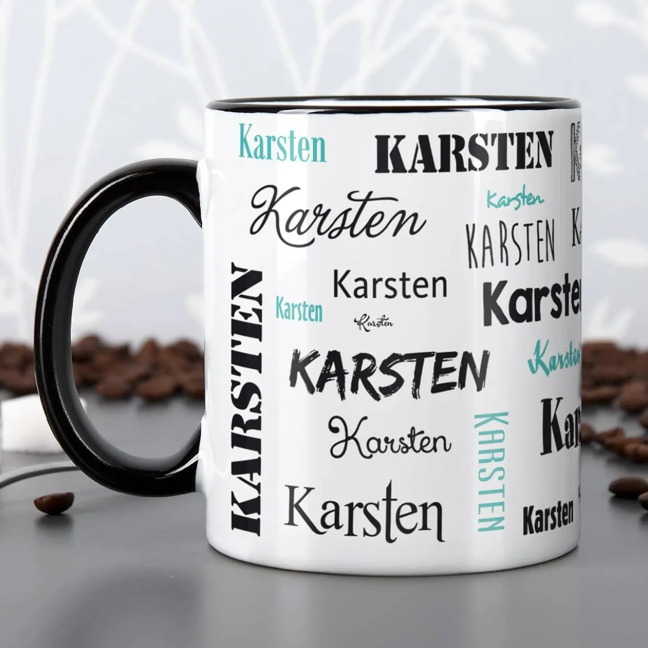 Tasse mit Ihrem Namen in verschiedenen Schriftarten und Farben