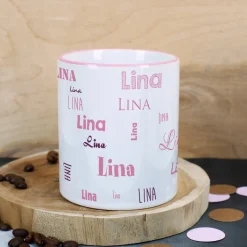 Tasse mit Ihrem Namen in verschiedenen Schriftarten und Farben