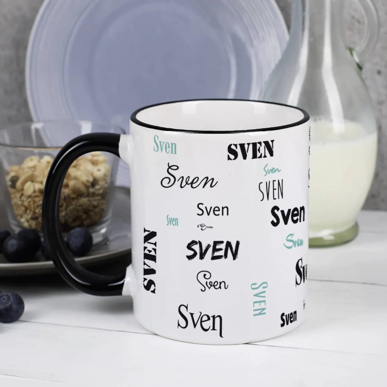 Tasse mit Ihrem Namen in verschiedenen Schriftarten und Farben