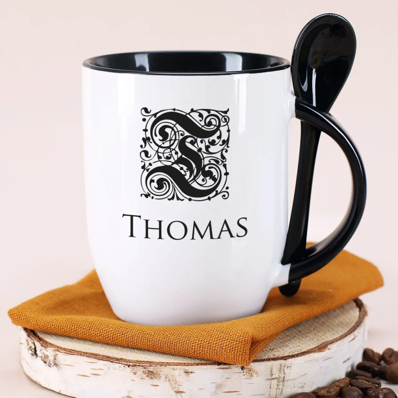 Tasse mit Monogramm