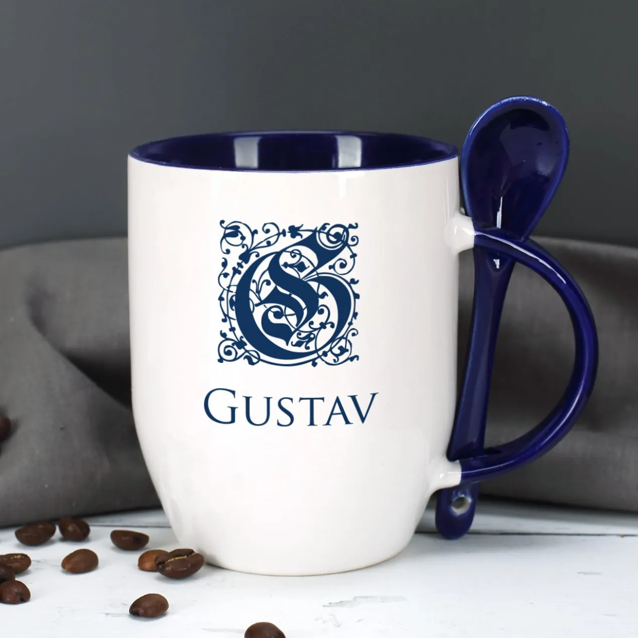 Tasse mit Monogramm