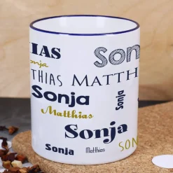 Tasse mit zwei Namen in verschiedenen Schriftarten