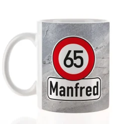 Tasse zum Geburtstag in Tassentasche mit Verkehrszeichen, Alter & Name