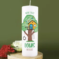 Taufkerze mit buntem Baumhaus bedruckt - 25cm