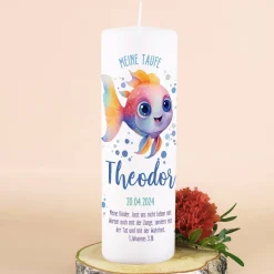Taufkerze mit Regenbogenfisch und Ihrer Personalisierung