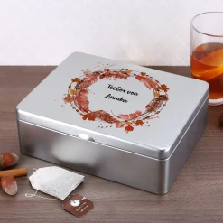 Teebox aus Metall mit herbstlichem Motiv und Wunschtext