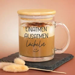 Teeglas 'Einatmen, Ausatmen, Lächeln' | Tasse aus Glas mit Holz Deckel als Geschenkidee