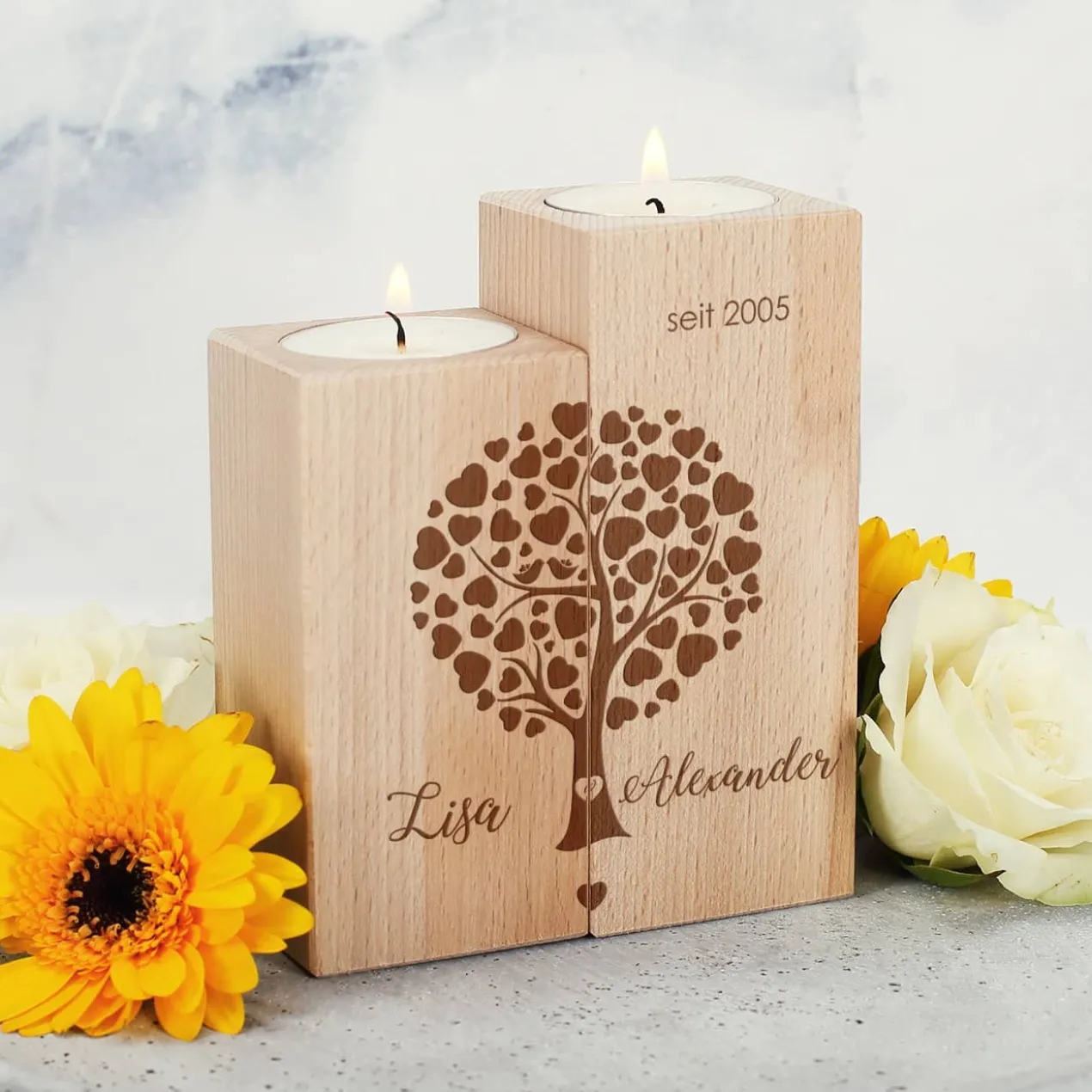 Teelichthalter aus Holz mit Herzbaum, Namen und Datum, 2er Set