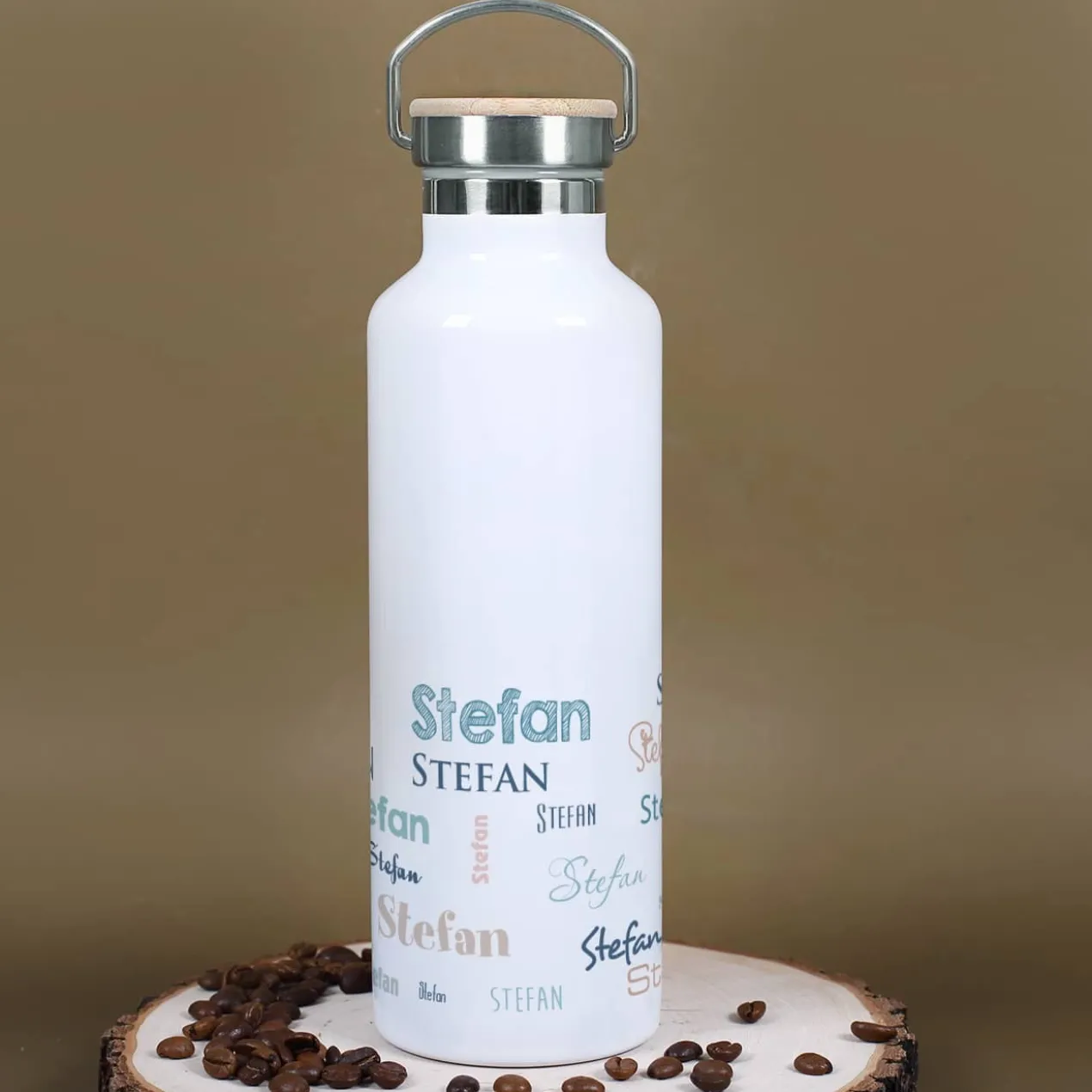 Thermosflasche mit Ihrem Wunschnamen in verschiedenen Schriftarten