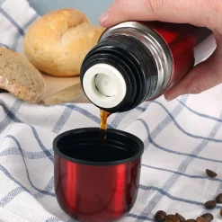 Thermoskanne für die Kaffeezeit mit Wunschname